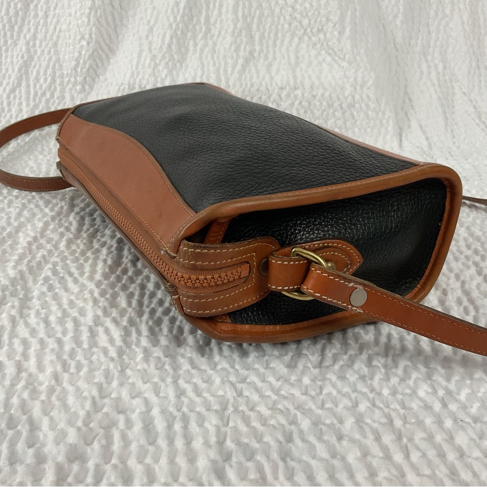 Vintage Dooney & Bourke Black & Tan  Crossbody Bag - Picture 5 of 12